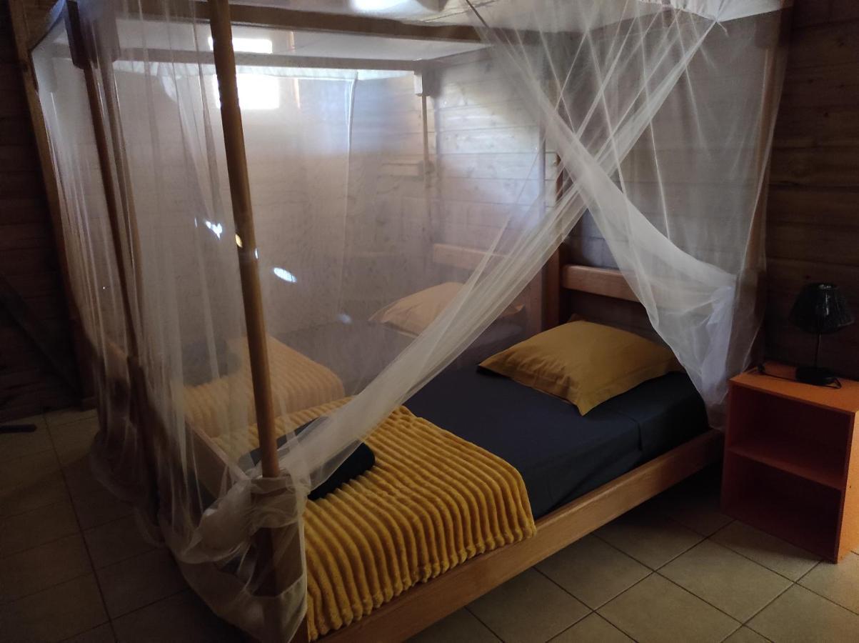 Le Tri Haut De Bellevue - Bungalow Colibri Pointe-Noire Bagian luar foto